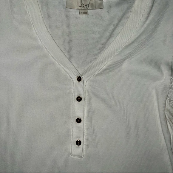 White Eyelet Sleeve Women's Top size Medium - Picture 5 of 7